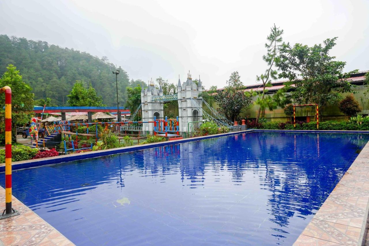 Reddoorz Resort @ Таванґманґу Екстер'єр фото